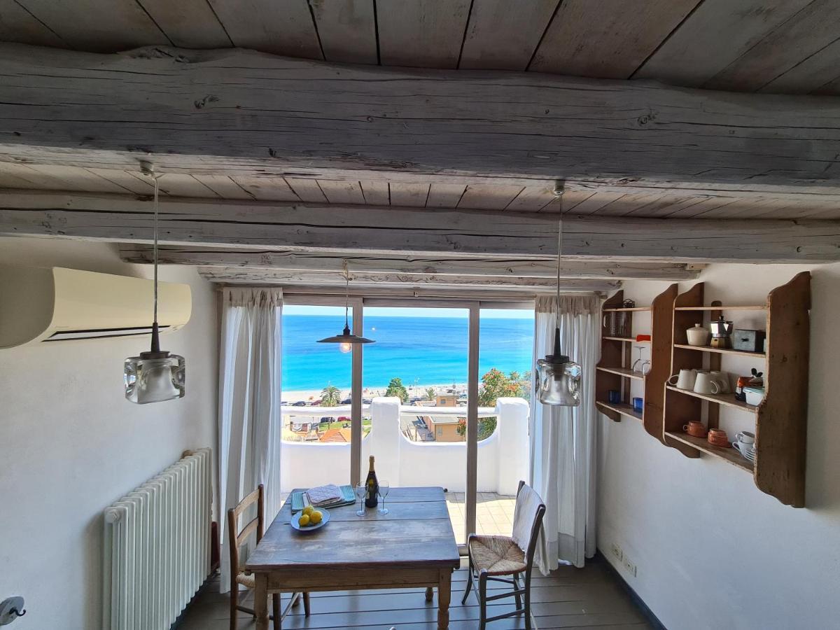 Soqquadro Art&Relax - Spotorno Apartment Luaran gambar