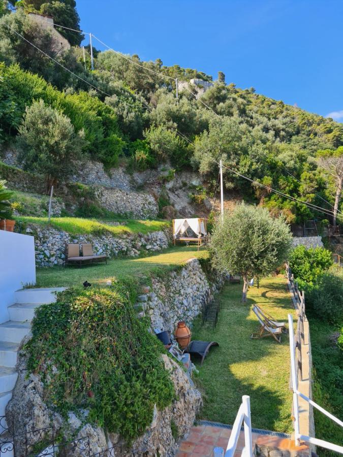 Soqquadro Art&Relax - Spotorno Apartment Luaran gambar