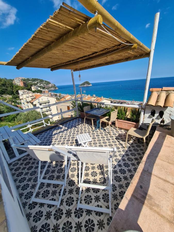 Soqquadro Art&Relax - Spotorno Apartment Luaran gambar