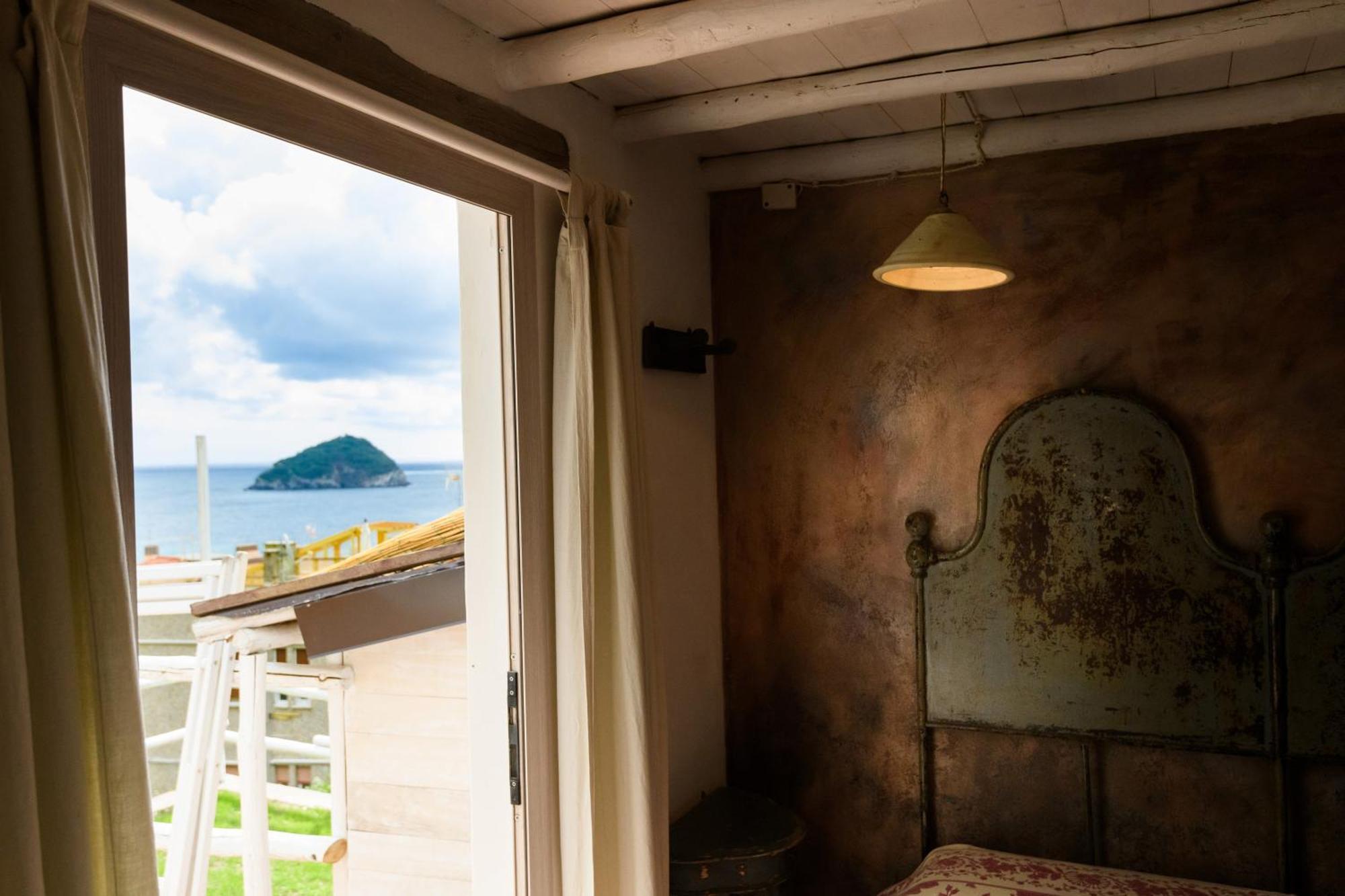 Soqquadro Art&Relax - Spotorno Apartment Bilik gambar