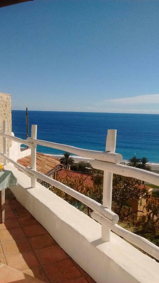 Soqquadro Art&Relax - Spotorno Apartment Luaran gambar