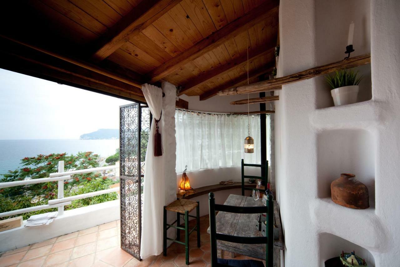 Soqquadro Art&Relax - Spotorno Apartment Luaran gambar